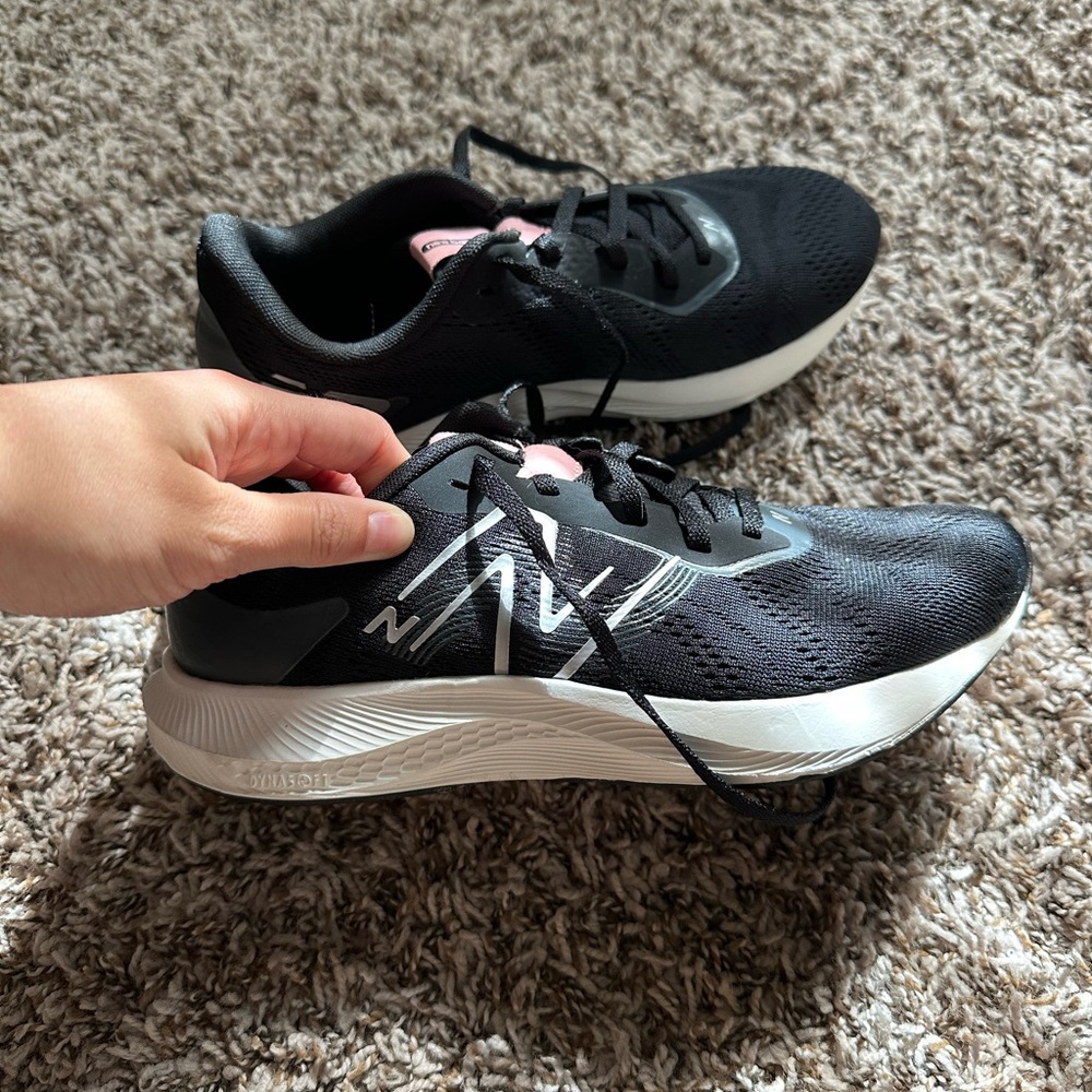 New Balance Women's Black and White Athletic Shoes